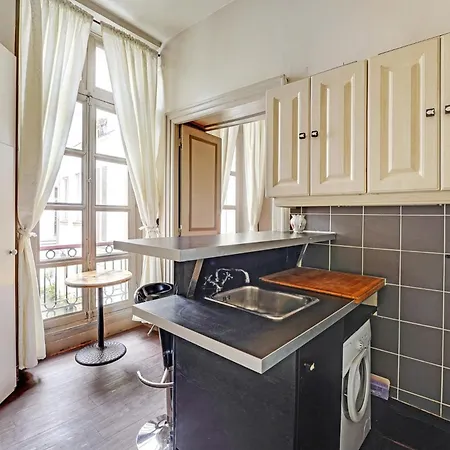 Saint-germain-des-pres Ideal Pour Visiter
